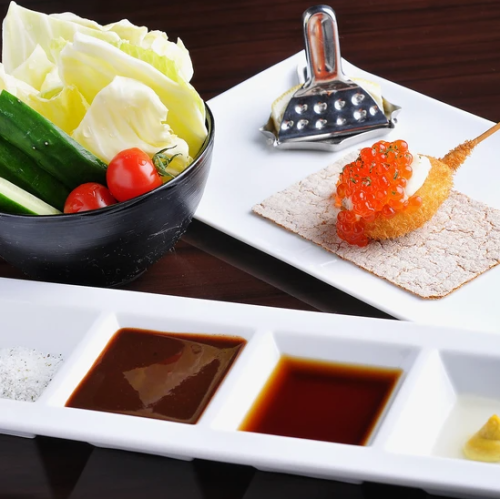 親子の組み合わせが人気の串揚げ『サーモンとイクラ』