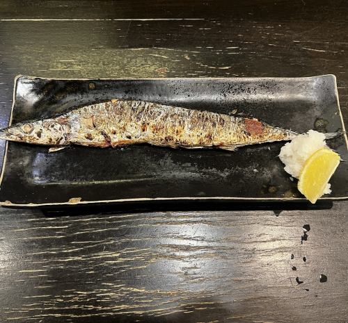 【生秋刀魚の炭火焼き】