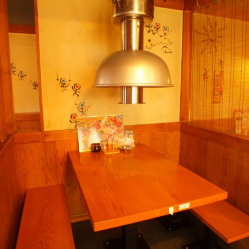 Box seats with plenty of private feeling that are popular with regulars ♪ Enjoy relaxing ★ Seats that are perfect for friends, family and groups ♪ Fun conversation and delicious yakiniku ☆
