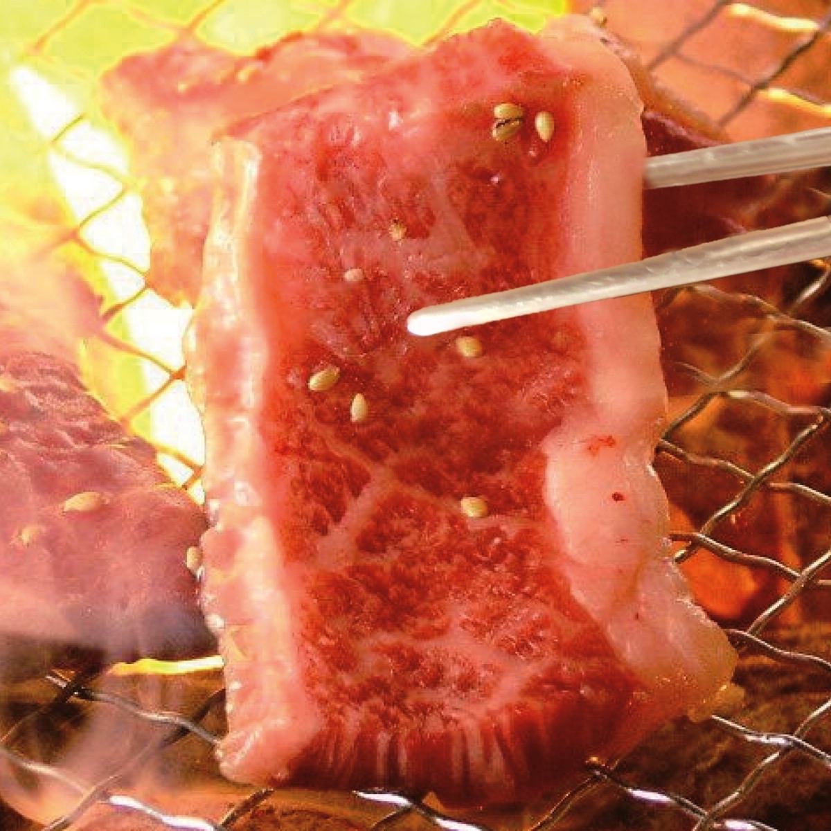 炭火焼&網焼きでわいわい焼肉宴会しよう♪食べ放題もあります！