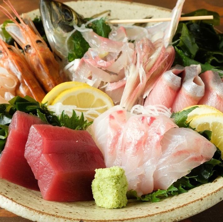 当店では生簀で鮮魚を取り扱っております♪