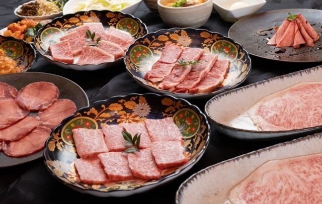 【Desse豪华套餐】A5和牛沙朗等12道菜品、2小时无限畅饮套餐8,000日元