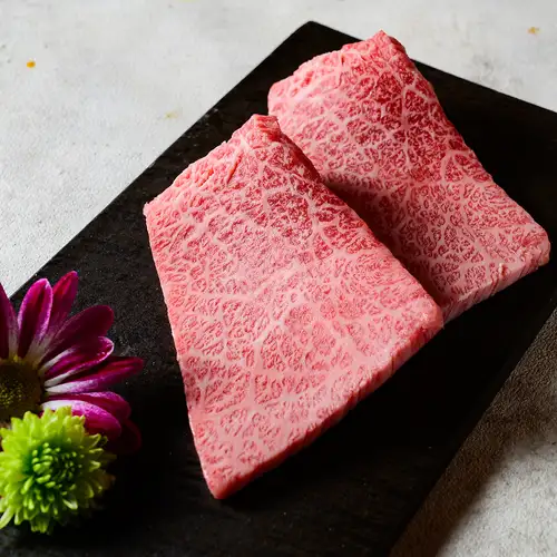 [Lunch Only] Omi Beef Three-Tiered Stand Lunch | 10 Dishes Total | 3 Carefully Selected Dishes | 5,000 Yen | Same-Day Reservations Accepted | Minimum 2 People