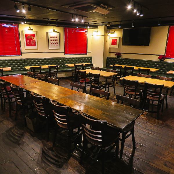 [Recommended for welcome/farewell parties and banquets] Our restaurant, which has been loved in Nakano, has a stylish red-based interior♪ We also have comfortable sofa seats.It's perfect for a girls' night out or a date!The cozy atmosphere inside the store is so comfortable that you'll want to stay for a long time♪Please come and visit us!