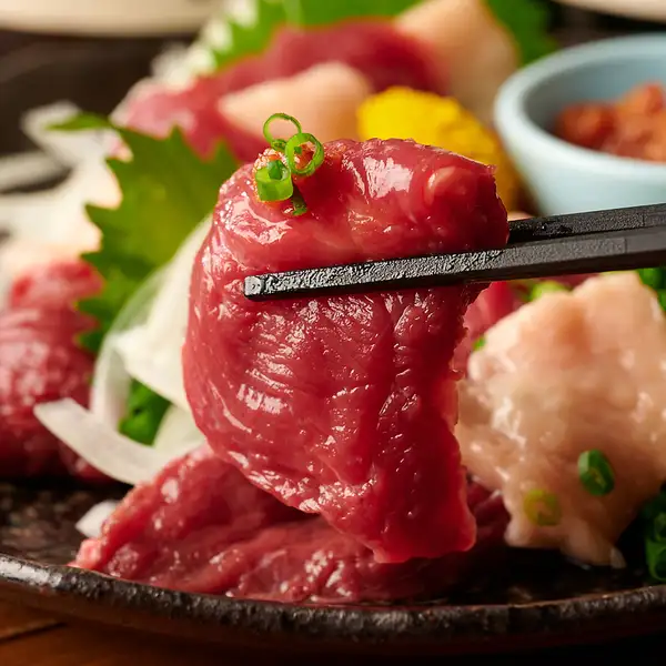 素材の良さを味わう馬刺し