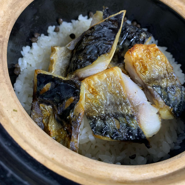 [Enjoy the taste of the season] Seasonal clay pot rice