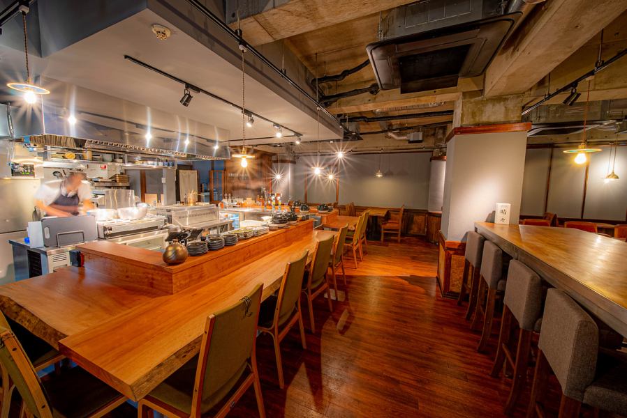 [October 16 NEW OPEN!] 5 minutes walk from Higashi-Totsuka Station East Exit.The restaurant has 13 counter seats and 30 table seats.A special space where the skills of carpenters and craftsmen shine!