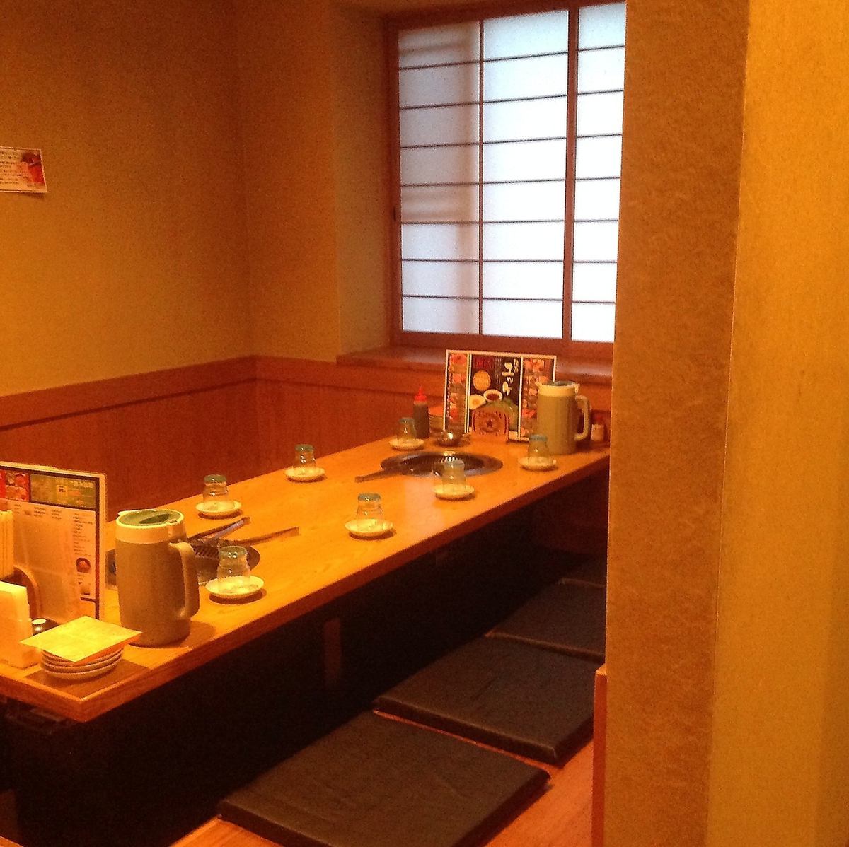It's a private room with a sunken kotatsu seat, so you can enjoy it without worrying about the voices around you.