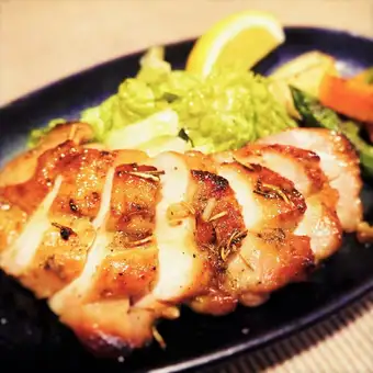 やんばる若鶏のハニーハーブ焼き
