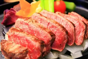 特選、牛フィレ肉のステーキ(110g)