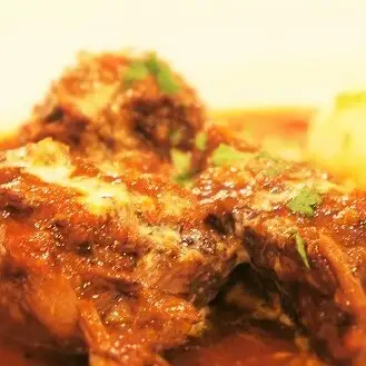 ◆お箸で切れる牛ホホ肉の赤ワイン煮込み