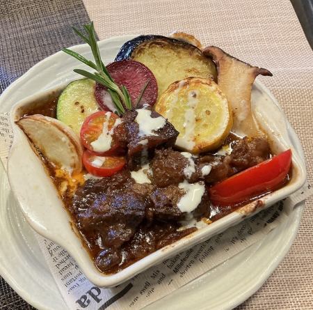 牛ほほと牛スジの柔らかビール煮シチュー