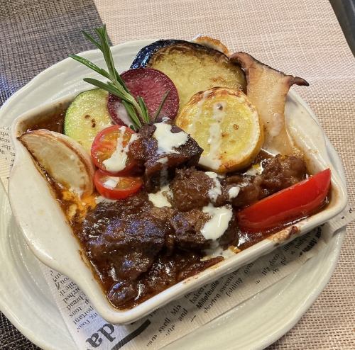 牛ほほと牛スジの柔らかビール煮シチュー