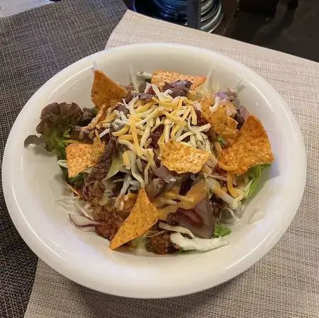 燻製ビーフとシャキシャキサラダのタコライス