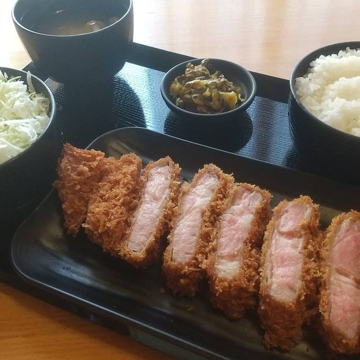 The miraculous tonkatsu made by a butcher and finished with low-temperature aging is becoming a hot topic!