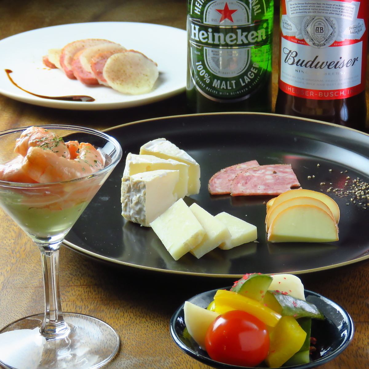 3000円台で飲み放題が楽しめますのでお好きなドリンクを存分に◎