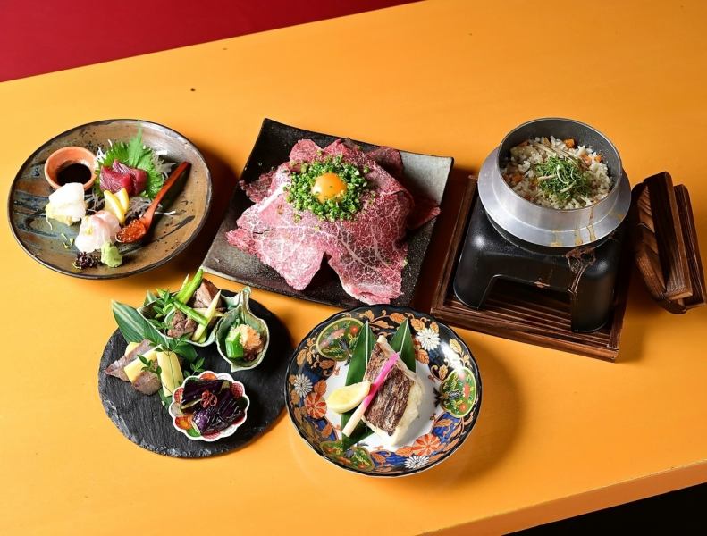 広いお座敷の店内は、大人数の団体利用にもピッタリです◎飲み放題付きのコースも各種取り揃えておりますので用途に合わせてお選びいただけます♪会社宴会等に特におすすめです。