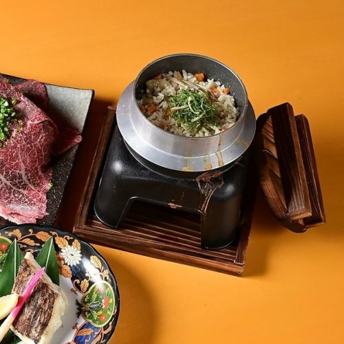【釜めし】アサリとホタテバター/鶏とゴボウ