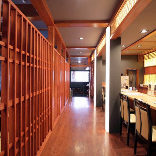 和モダンな店内は大人の為の贅沢空間