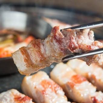 [E] Sunday to Thursday only! 120-minute all-you-can-eat samgyeopsal course for 2,500 yen + 2-hour all-you-can-drink for 1,500 yen!