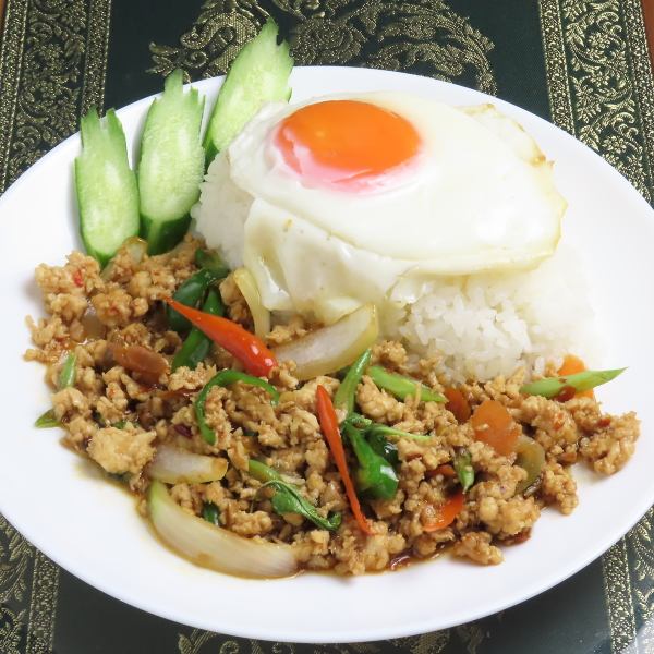 挽肉ガパオライス（鶏or豚）