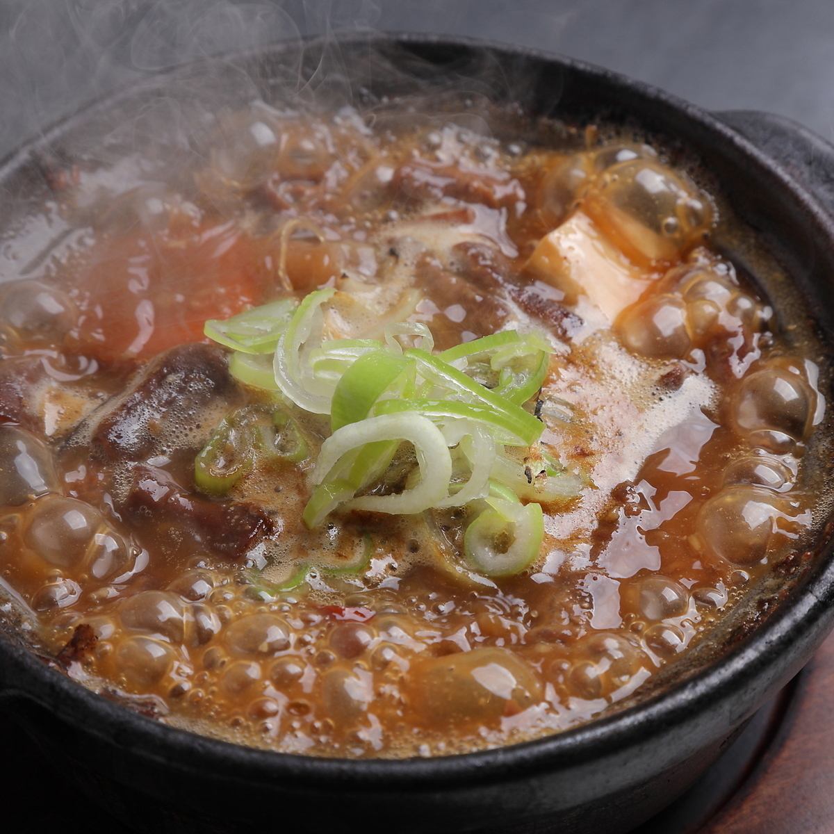 当店自慢のもつ煮ともつからがおすすめです！