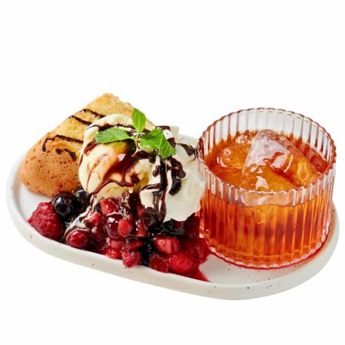 딱딱한 과일 믹스 쉬폰 케이크