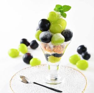 シャインマスカットとぶどうパフェ