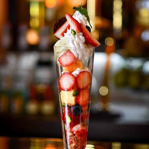 苺とチーズケーキのパフェ