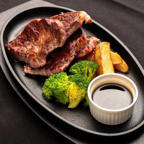 Carefully selected meat dishes and special sauces