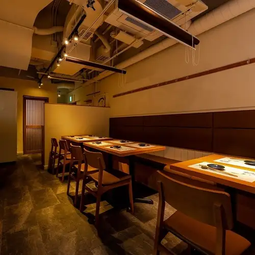 「居酒屋寿々喜」で、周りを気にせず盛り上がる貸切宴会はいかがですか?新鮮な旬の海鮮と、全国から厳選したこだわりの日本酒を、心ゆくまでご堪能いただけます。歓送迎会や忘新年会など、大切な仲間との特別な夜にぴったり。プライベート空間で、極上の美酒と美食に酔いしれてください。