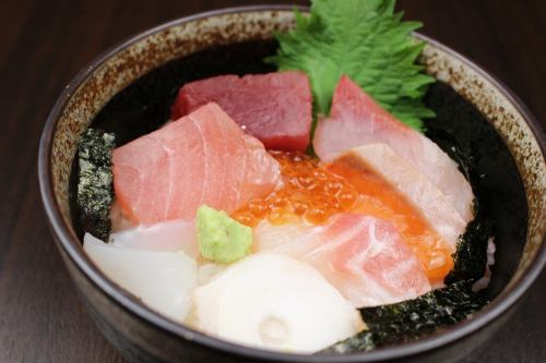 おまかせ海鮮丼