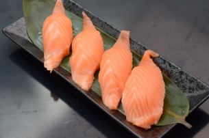 [4 pieces] Salmon