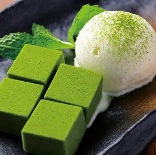 抹茶テリーヌとバニラアイス