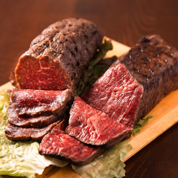 【◆贅沢な和牛ローストビーフ◆】2日間かけて仕込んだ極上のお肉をご堪能いただけます！
