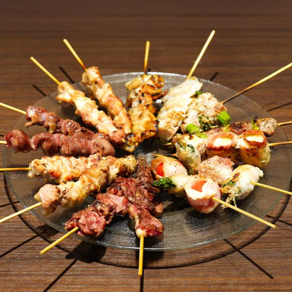 備長炭で焼き上げる串焼きが自慢！