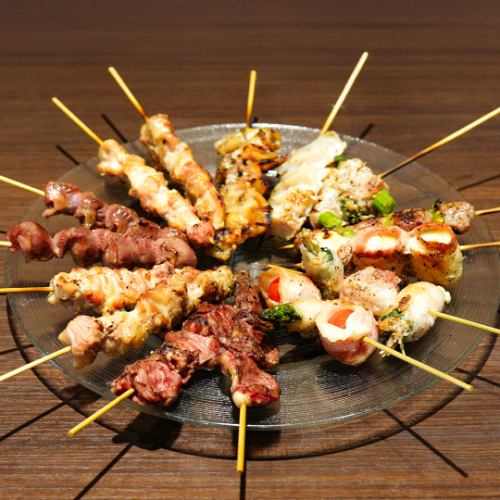 備長炭で焼き上げる串焼きが自慢！