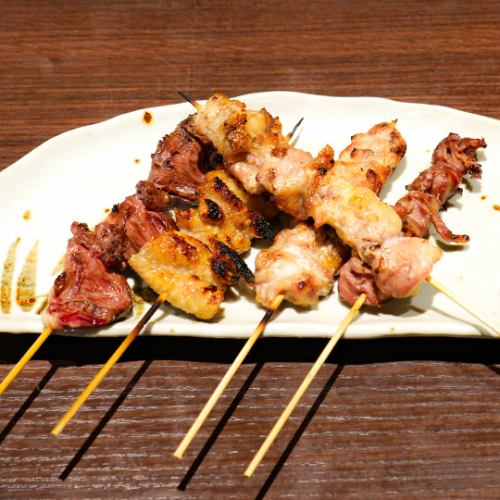 【とり串】もも/せせり/皮/軟骨/ハツ/砂肝/レバー/つくね(各一本)