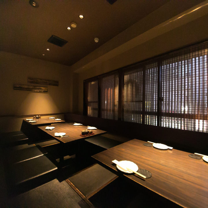 個室は扉が付いた完全個室。2名様用の個室から最大45名様まで