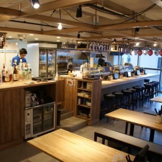 会社帰りのちょい飲みにもピッタリの2名様テーブル席☆