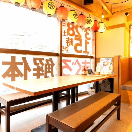 ふかっと座り心地のよいソファ席は、デートや女の子同士ゆっくりしゃべりたい時にも◎