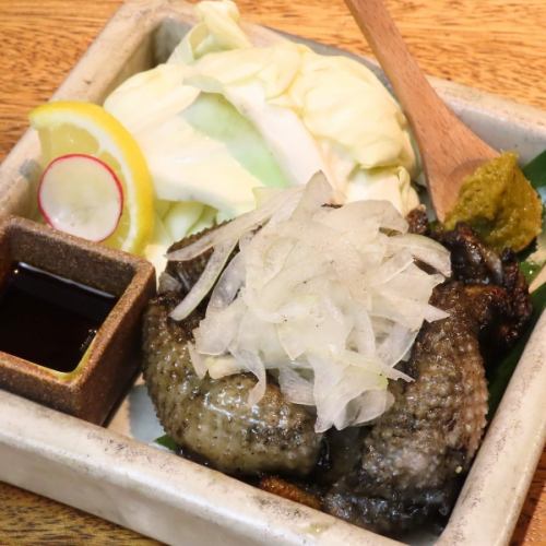 鶏皮の炭火焼　玉葱ポン酢