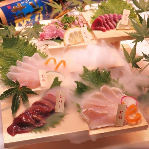 朝〆の地頭鶏がお刺身で！