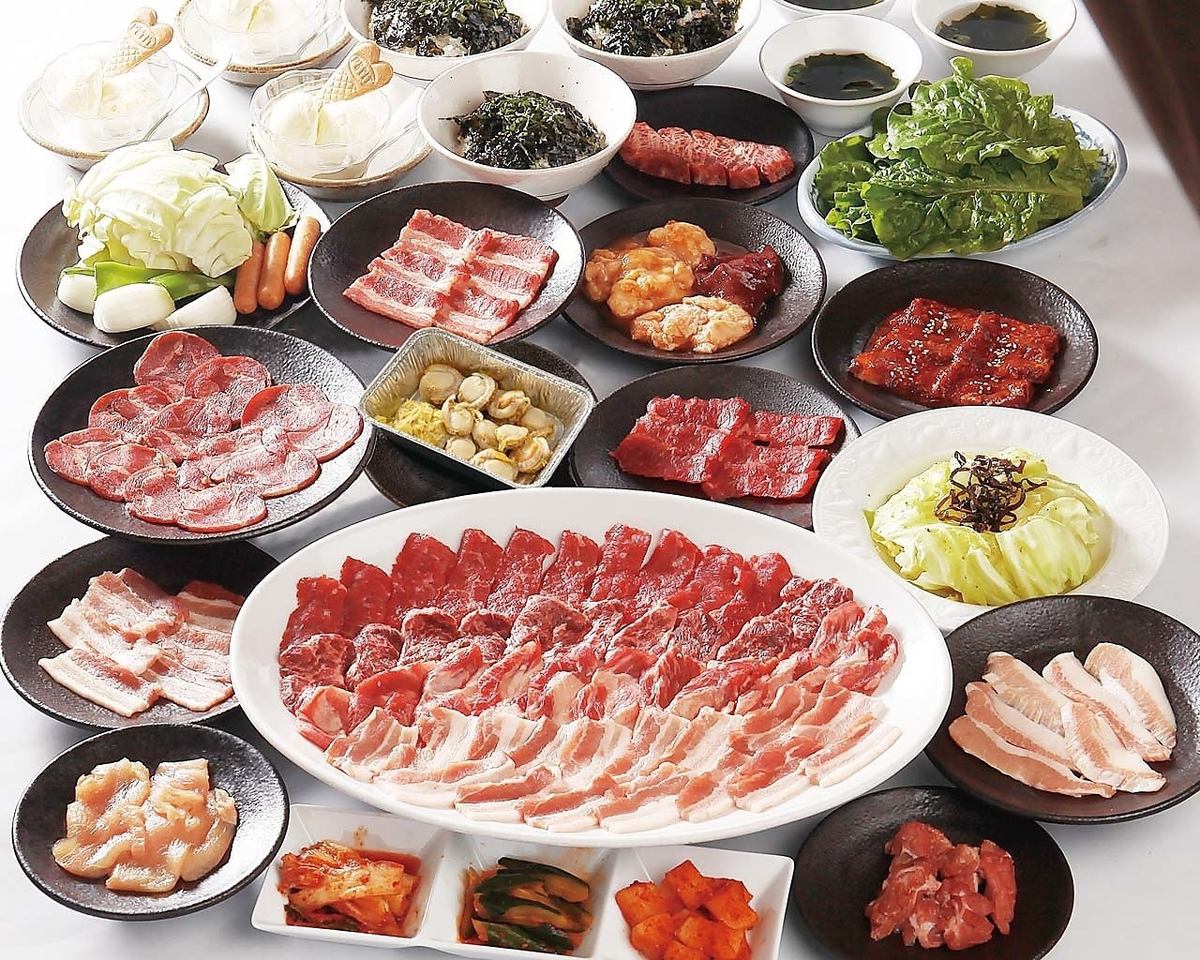 We are accepting reservations for yakiniku banquets! It is also popular with family and friends in private!