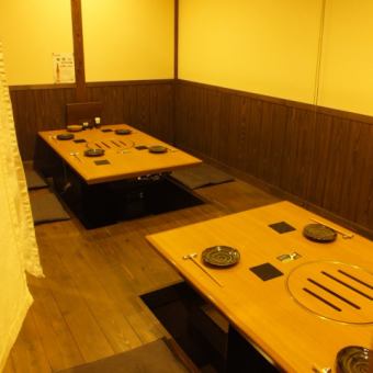 Up to 24 people can be accommodated at the same time by connecting all the digging kotatsu seats in the center.The store can be reserved for 30 to 50 people.