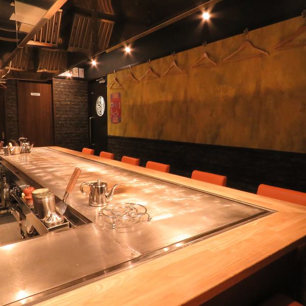 Teppan-yaki with only a counter that can be spent in a high-quality space.