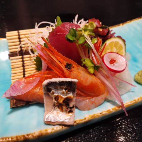 実りの秋をご満喫いただける『菊月（きくづき）コース』です。

食材だけでなく彩りにもこだわり、見た目でも秋の訪れを感じていただけます。

お値段を抑えつつも質の高さを追究したコースとなっておりますので、どなた様にもご満足いただけます。

菊月コースやそのほかのコースは随時ご予約受付中となりますので、プロフィールのリンクよりよろしくお願いいたします。→@taimeshiyahanabi_honten

‥‥‥‥‥‥‥‥‥‥‥‥‥‥‥‥‥
菊月（きくづき）コース　5,950円（税込）
【前菜】季節の前菜３種
【造里】旬のお造り４種盛り（個別盛り）
【煮物】カマスとベーコンの白ワイン蒸し
【焼物】和牛と秋野菜陶板焼き
【小鉢】ナメコとイクラのみぞれ和え
【揚物】秋サケの揚げ出し香味ソース
【食事】天然鯛 鯛めし
【留椀】赤出汁
【香の物】2種
【甘味】デザート1種
※器や料理内容は当日の天候や仕入れ状況により多少変わる場合がございます。
‥‥‥‥‥‥‥‥‥‥‥‥‥‥‥‥‥

#鯛めし #鯛めしやはなび #大阪グルメ #関西グルメ #福島グルメ #大阪ランチ #ランチ #大阪ディナー #ディナー #福島居酒屋 #大阪居酒屋 #居酒屋 #和食 #osaka #fukushimaku #japanesefood #izakaya #コース