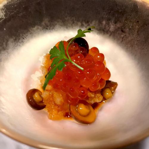 実りの秋をご満喫いただける『菊月（きくづき）コース』です。

食材だけでなく彩りにもこだわり、見た目でも秋の訪れを感じていただけます。

お値段を抑えつつも質の高さを追究したコースとなっておりますので、どなた様にもご満足いただけます。

菊月コースやそのほかのコースは随時ご予約受付中となりますので、プロフィールのリンクよりよろしくお願いいたします。→@taimeshiyahanabi_honten

‥‥‥‥‥‥‥‥‥‥‥‥‥‥‥‥‥
菊月（きくづき）コース　5,950円（税込）
【前菜】季節の前菜３種
【造里】旬のお造り４種盛り（個別盛り）
【煮物】カマスとベーコンの白ワイン蒸し
【焼物】和牛と秋野菜陶板焼き
【小鉢】ナメコとイクラのみぞれ和え
【揚物】秋サケの揚げ出し香味ソース
【食事】天然鯛 鯛めし
【留椀】赤出汁
【香の物】2種
【甘味】デザート1種
※器や料理内容は当日の天候や仕入れ状況により多少変わる場合がございます。
‥‥‥‥‥‥‥‥‥‥‥‥‥‥‥‥‥

#鯛めし #鯛めしやはなび #大阪グルメ #関西グルメ #福島グルメ #大阪ランチ #ランチ #大阪ディナー #ディナー #福島居酒屋 #大阪居酒屋 #居酒屋 #和食 #osaka #fukushimaku #japanesefood #izakaya #コース