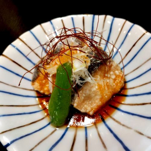 実りの秋をご満喫いただける『菊月（きくづき）コース』です。

食材だけでなく彩りにもこだわり、見た目でも秋の訪れを感じていただけます。

お値段を抑えつつも質の高さを追究したコースとなっておりますので、どなた様にもご満足いただけます。

菊月コースやそのほかのコースは随時ご予約受付中となりますので、プロフィールのリンクよりよろしくお願いいたします。→@taimeshiyahanabi_honten

‥‥‥‥‥‥‥‥‥‥‥‥‥‥‥‥‥
菊月（きくづき）コース　5,950円（税込）
【前菜】季節の前菜３種
【造里】旬のお造り４種盛り（個別盛り）
【煮物】カマスとベーコンの白ワイン蒸し
【焼物】和牛と秋野菜陶板焼き
【小鉢】ナメコとイクラのみぞれ和え
【揚物】秋サケの揚げ出し香味ソース
【食事】天然鯛 鯛めし
【留椀】赤出汁
【香の物】2種
【甘味】デザート1種
※器や料理内容は当日の天候や仕入れ状況により多少変わる場合がございます。
‥‥‥‥‥‥‥‥‥‥‥‥‥‥‥‥‥

#鯛めし #鯛めしやはなび #大阪グルメ #関西グルメ #福島グルメ #大阪ランチ #ランチ #大阪ディナー #ディナー #福島居酒屋 #大阪居酒屋 #居酒屋 #和食 #osaka #fukushimaku #japanesefood #izakaya #コース