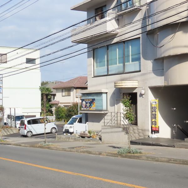 京成成田から徒歩25分にある隠れた居酒屋です!最大12台駐車可能なので、車でのご来店も◎お子様とのご来店も大歓迎のためファミリーでのプライベート時間にも、お仕事終わり、デートにも様々なシーンでご利用いただけます!